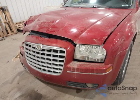 2010 Chrysler 300 Touring/Signature Series из США, поврежденный, VIN 2C3CK5CV8AH144151